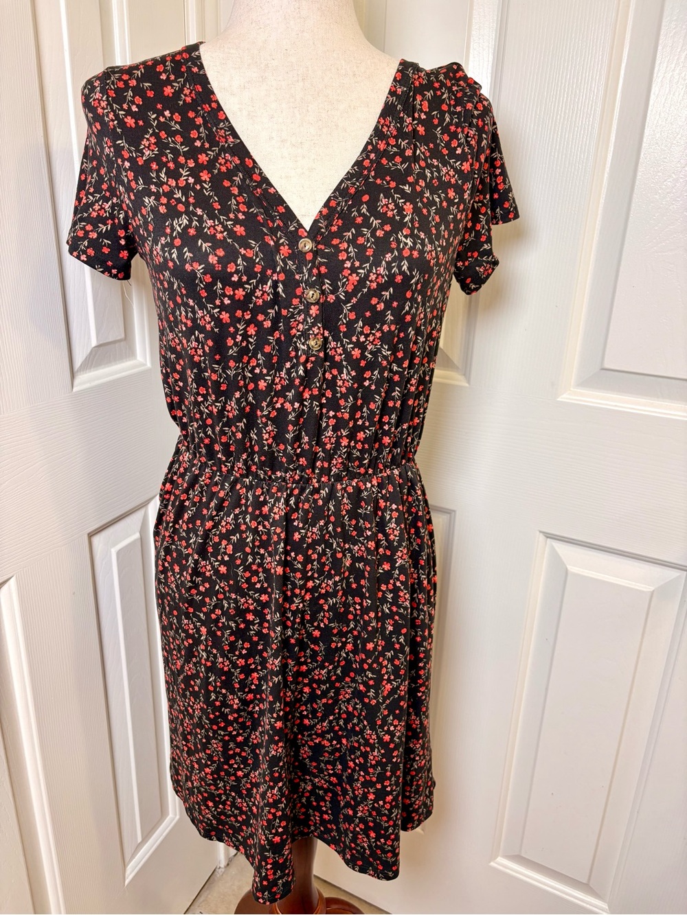 French Grey Black Red Floral Mini Dress Feminine Romantic Indie Medium